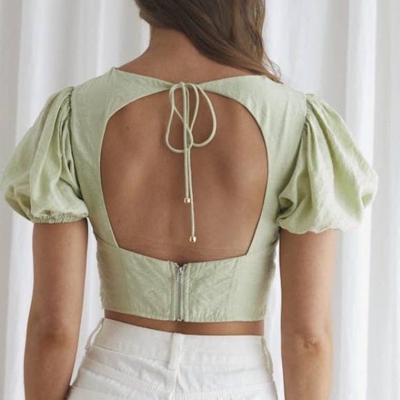 NWT Green Open Back Puff Sleeve Crop Top - Picture 4 of 4